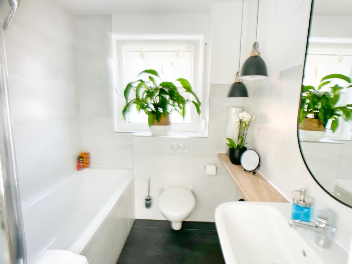M-Style 01 Apartment Mit Terrasse Und Gasgrill, 24H Self-Check-In, Free Parking, Netflix ニュルンベルク エクステリア 写真